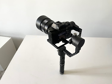 camara on tripod